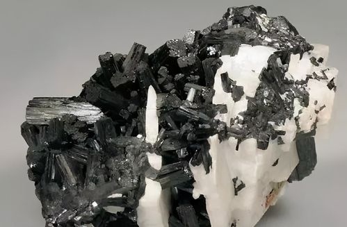 璀璨瑰寶 美國常見的寶石、礦物原石與金屬礦石